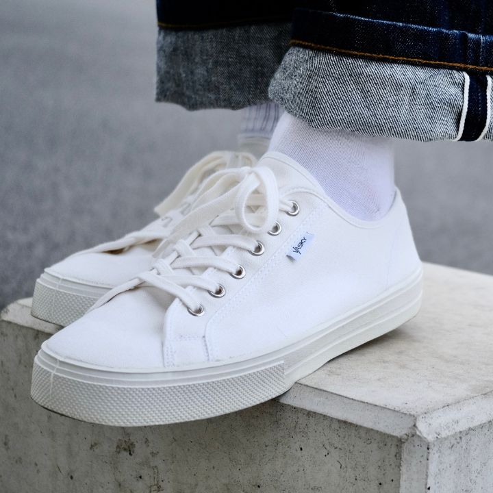 Kanvy White